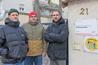 „So produziert man Politikverdrossenheit“ - Zwickaus kleinste Kita vor dem Aus - Marco Preuß, David Richter und Erik Witzke sind Väter, deren Kinder die Kita Gutwasserstraße besuchen. Sie sind enttäuscht, dass die Stadt die Kita schließen, die Villa verkaufen will.