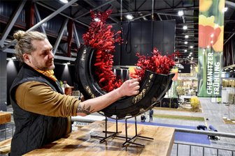 So schön kann Frühling aussehen - Hält lange: Ungewöhnliches Gesteck von Floristikmeister David Gehrisch.