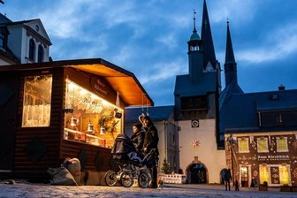 So soll Burgstädts Weihnachtsmarkt laufen - Auf Sparflamme ist voriges Jahr wegen der Coronapandemie der Stadtadvent in Burgstädt gelaufen. Nur zwei Buden waren auf dem Markt aufgebaut. Das soll sich dieses Jahr mit einem neuen Hygienekonzept ändern, sagen die Organisatoren.