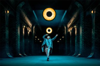 So waren „Hoffmanns Erzählungen“ in Chemnitz: Wilde Nacht im U-Bahn-Schacht - Fantastischer Fantast: Hoffmann (Daniel Pataky) lebt in seiner eigenen Welt.