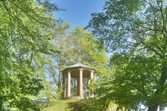 So wird der Park Börnichen klimafest - Der Schlosspark in Börnichen, dem Ortsteil von Oederan, soll für den Klimawandel fit gemacht werden. Denn die Trockenheit hat viele Bäume vernichtet. Bis zum Kulturhauptstadtjahr 2025 soll alles fertig sein.