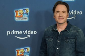 Hat mit "LOL - Last One Laughing" den Nerv der Comedy-Fans getroffen: Michael "Bully" Herbig. Vor der fünften Staffel 2024 ist ab Freitag auf Amazon Prime eine Weihnachts-Sonderstaffel abrufbar.