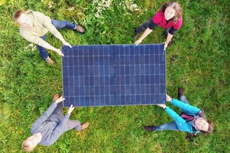 So wollen Bürger in Mittelsachsen die Energiewende mitgestalten - Sie gehören zu den Initiatoren der neuen Bürgerenergiegenossenschaft: Kristina Wittig (unten rechts) und ihr Mann Sebastian Wittig (oben links) sowie das Ehepaar Kerstin Rudolph (oben rechts) und Georg Rudolph. 