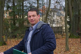Softair-Schüsse auf Bürgermeister von Schöneck: Landeskriminalamt ermittelt - Auf den Schönecker Bürgermeister Andy Anders ist mit einer Softairwaffe geschossen worden.
