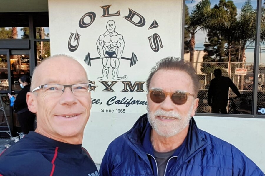 Sogar der Terminator wünscht Neukirchener Bodybuilder Glück - Jens Berthold aus Neukirchen traf nach einem Titelgewinn als Nature-Bodybuilder in Los Angeles auf Arnold Schwarzenegger, der ihm nun für den nächsten Titel die Daumen drückt. 