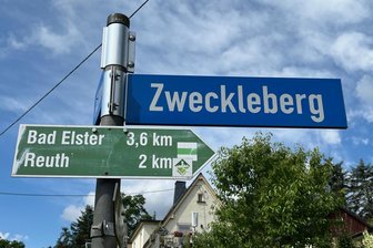 Sohl: Bahn lässt Bäume nahe Bahndamm beschneiden - Sohl: Die Deutsche Bahn will auf ihrem Grund am Zweckleberg Baumschnitt vornehmen lassen.