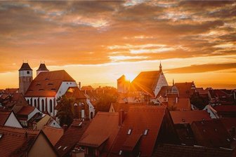 Solarfabrik, Batteriespeicher und synthetisches Benzin: Wie Freiberg die Energiewende schaffen will - Eine Stadt in Sachsen macht sich auf den Weg. Freiberg will alle Chancen nutzen, um bei der Energieerzeugung so eigenständig wie möglich zu werden.