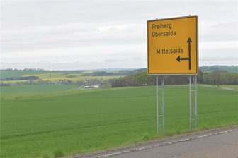 Solarpark Mittelsaida: Deshalb gibt es keine Entscheidung - Auf dieser Grünfläche in Mittelsaida will ein Landwirt einen Solarpark entstehen lassen.