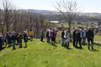 Solarpark-Vorhaben trifft auf viel Zustimmung - Die Fläche für den Solarpark in Schönau konnten sich Interessierte am Samstag anschauen. 