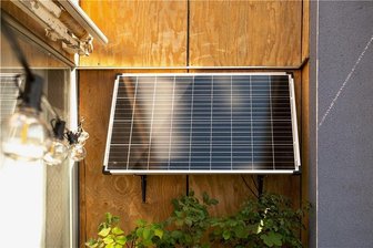 Solarstrom vom Balkon: Das gibt es zu beachten - Sogar Mieter können auf dem Balkon Strom erzeugen. 