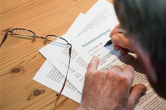 Soll ich die Patientenverfügung wegen Corona anpassen? - Eine Patientenverfügung muss den konkreten Fall beschreiben. 