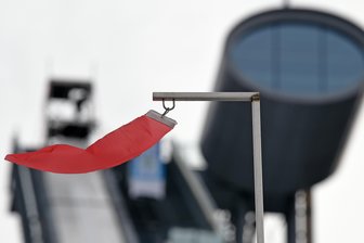Sommer-Grand-Prix in Klingenthal: Althaus und Leyhe Quali-Sieger - Wechselnde Windverhältnisse machten den Springern in der Qualifikation am Freitag zu schaffen.