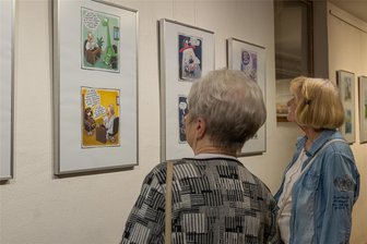 Sommercartoon in Auerbach: Was aus einer nichtlustigen Schnapsidee wurde - „NichtLustig“: Zeichnungen von Joscha Sauer aus Frankfurt/Main lösen zum diesjährigen Sommercartoon in der Göltzschtalgalerie Nicolaikirche Auerbach Lachalarm aus.
