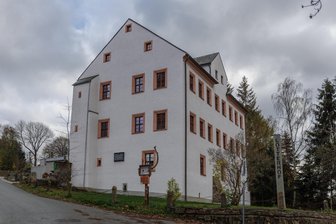 Sommerfest am Lotterhof: Programm bietet viel Musik und Tanz - Am Lotterhof in Geyer, hier ein Archivbild, wird am Sonnabend ein Sommerfest gefeiert.