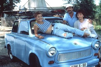 Sommerfilmtage in Schwarzenberg werden garantiert heiter - Familie Struutz aus Bitterfeld fährt in den Urlaub. Die Reise im himmelblauen Trabant führt nach Italien.