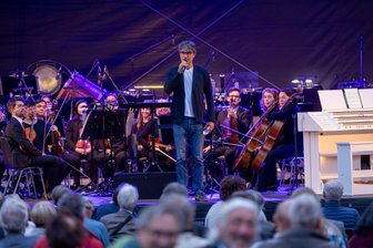 Sommernächte Freiberg starten am Sonntag: Das sind Juni-Highlights - Statt symphonische Magie wird Bachs Musik in das musikalische Gewand des Jazz transformiert.
