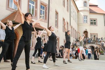 Sommertheater im Schlosshof wird vorbereitet -