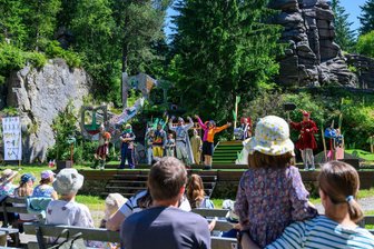 Sommertheater locken mit Klassikern und neuen Orten - Auch im Naturtheater Greifensteine gibt es wieder Sommertheater. (Archivbild) 