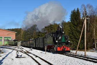 Sonderfahrten: Mit dem Dampfzug durchs Erzgebirge - Die Preßnitztalbahn lädt zu Dampfzugfahrten zwischen Steinbach und Jöhstadt ein.