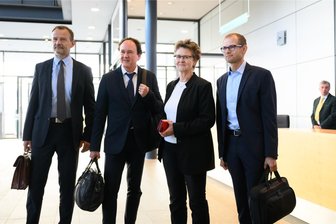 Sondierungen in Sachsen geplatzt - BSW erklärt Gespräche mit CDU und SPD für gescheitert - Ein Bild vom Beginn der Sondierungen am 22. Oktober, an denen für das BSW unter anderen Landeschef Jörg Scheibe, Chefberater Marcel Machill, Fraktionschefin Sabine Zimmermann und Landesvize Ronny Kupke (v.l.) teilnahmen.