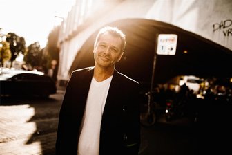 Songpoet gastiert in Treuen mit Konzertlesung - Martin Buchholz.