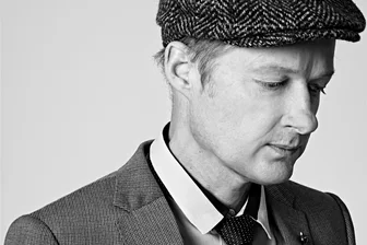 Songwriter Michel van Dyke über Liebeslieder: "Romantik ist ein Konzept, das vollkommen blödsinnig ist" - Michel van Dyke schrieb für die Band Echt das Lied "Du trägst keine Liebe in dir".
