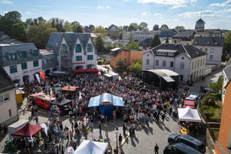 Sonne, Schlager und tausende Gäste: Limbach-Oberfrohna feiert erfolgreiches Bürgerfest mit Musik und Mitmach-Aktionen - Tausende Besucher erlebten am Samstag das Bürgerfest auf dem Limbach-Oberfrohnaer Marktplatz.