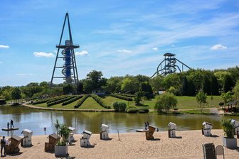 Sonnenlandpark Lichtenau: Skywalk kurz vor Eröffnung – neue Ideen schon in der Schublade - Besuch im Sonnenlandpark: Der neue Turm wächst in den Himmel.