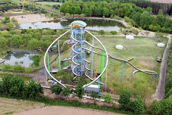 Sonnenlandpark öffnet am Donnerstag Wintersaison - Weithin sichtbar ist die Riesenrutsche im Sonnenlandpark. Am Donnerstag öffnet die Wintersaison mit Attraktionen in der Indoorhalle. 