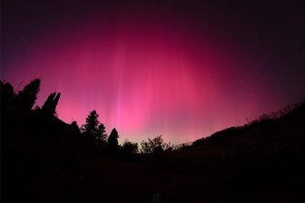 Sonnensturm verzaubert Himmel über Mulda - Polarlichter - beobachtet bei Mulda von Thomas Hamburg.