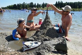 Sonnige Aussichten: Stausee Rabenstein wieder geöffnet - Dieses Wochenende kann in Rabenstein wieder gebadet werden.