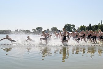 Sonniger Auftakt in den 15. Koberbachtal-Triathlon: Von Hektik am Schwimmstart und Leipziger Favoritensiegen - Bei strahlendem Sonnenschein geht an diesem Wochenende der 15. Koberbachtal-Triathlon über die Bühne.