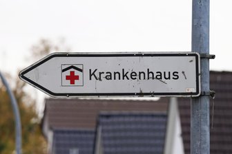 Sorge um Krankenhauslandschaft im Vogtland: Das soll sich jetzt tun - Wie weiter mit den Krankenhäusern im Vogtland? Darum soll es bei einer Regionalkonferenz gehen, an der Verantwortliche des Gesundheitswesens teilnehmen sollen.