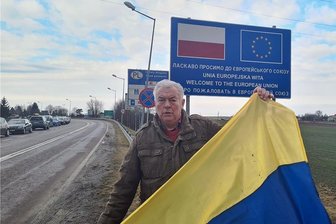 Sorge um Zwickaus ukrainische Partnerstadt Volodymyr - Karl-Ernst Müller vergangene Woche am Grenzübergang Zosin in Polen. Bis in die Ukraine hat er es nicht geschafft.