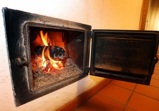 Sorge vor Öl- und Gasausfällen: Klassische Öfen in Sachsen wieder gefragt -