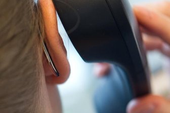 Sorgentelefon wichtig oder unwichtig für Landkreiskinder? - Der Landkreis will das Sorgentelefon mit 11.000 statt der benötigten 54.000 Euro unterstützen. Der Jugendhilfeausschuss hat das zunächst so bestätigt, allerdings besteht noch Hoffnung auf Restgeld. 