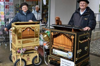 Sorgten mit Leierkästen für Aufmunterung -