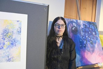 Späte Ehrung eines Künstlers aus dem Vogtland - Zwölf Jahre nach seinem Tod 2013 erfährt der in Erlbach geborene Maler Gotthard Graubner eine besondere Ehrung. Ashley Hüttner vom Gymnasium Markneukirchen hat über ihn eine Komplexe Arbeit verfasst.