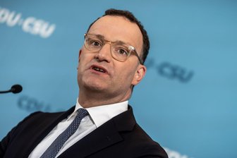Spahn will gemeinsamen Vorschlag für Einkommensteuerreform - Spahn will einen gemeinsamen Vorschlag mit dem Koalitionspartner für die Reform der Einkommensteuer. (Archivfoto)