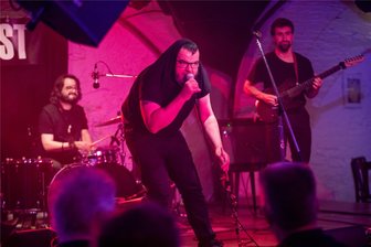 Spanische Band Tündra beim Plauener Folkherbst auf der Bühne - Zum 3. Wertungskonzert des 32. Folkherbstes standen die spanischen Musiker der Band Tündra auf der Malzhausbühne.