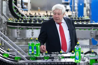 Spanischer Markenkonzern übernimmt sächsischen Spülmittelhersteller Fit - Wolfgang Groß, bisheriger Geschäftsführer der Fit GmbH, hat sein Unternehmen verkauft.
