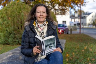 Spannendes Erzgebirge: Drei Krimis, zwei Autoren und eine große Liebe - Danielle Zinn hat mit „Eiskaltes Erzgebirge“ den dritten Erzgebirgskrimi geschrieben. Wie in den beiden ersten Romanen der Reihe geht es erneut um ein Verbrechen aus der Vergangenheit, das bis in die Gegenwart ausstrahlt.