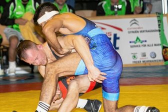 Spannung auf und an der Matte - Adam Bienkowski und Haydar Afshar lieferten sich im Hinkampf bis zur Schlusssekunde ein Duell auf Messers Schneide. Gut möglich, dass es am Sonnabend im Sportareal Erzgebirgsblick zur Revanche kommt. 