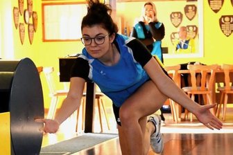 Spannung bis zur letzten Kugel - Der Bezirksmeistertitel ist für Janine Lauckner und den KSV Hainichen nicht mehr erreichbar. Neues Ziel ist der Silberrang.