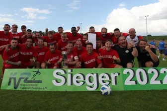 Spannung pur im Duell Limbach gegen Oberfrohna - Stadtderby- und Pokalsieger: der FSV Limbach-Oberfrohna.