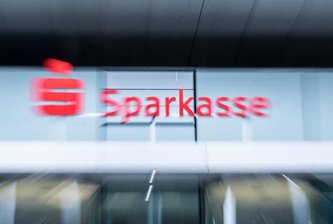 Sparkasse schließt kleinere Geschäftsstellen - Berater weiterhin erreichbar - Die Sparkasse Zwickau hat als Vorsichtsmaßnahme während der Corona-Krise kleinere Geschäftsstellen seit Montag für den Kundenverkehr geschlossen.