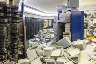 Sparkassen-Coup: Ab Freitag Rückgabe von Dokumenten - Erste Dokumente aus dem verwüsteten Tresorraum in Gelsenkirchen werden zurückgegeben.