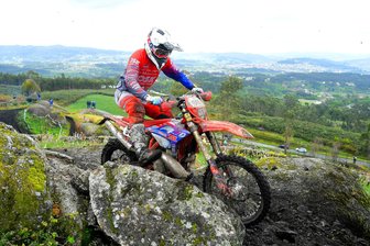 Spaß statt Titel – Grünhainichener Enduro-Pilot sucht sich seine Rennen ganz genau aus - Fritz Hunger beim kombinierten Enduro-EM und -WM-Lauf in Portugal.