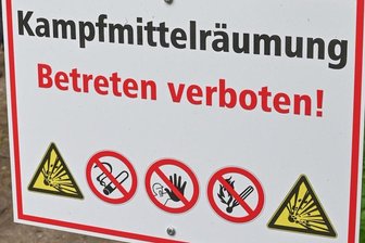 Spaziergängerin findet in Mülsener Waldgebiet eine Bombe - In Mülsen hat eine Frau beim Spaziergang eine Bombe gefunden.