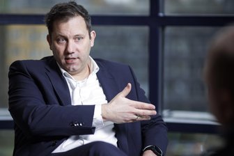 SPD-Chef Klingbeil: Wirtschaftliche Stabilisierung ist das Topthema - Lars Klingbeil, Parteivorsitzender der SPD, äußert sich im Interview über die Herausforderungen der Ampelkoalition und über die Streitigkeiten mit der FDP.